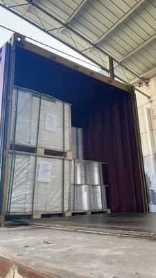 Latest company case about White PVC core sheet and coated overlay film order for plastic cards to Mexico