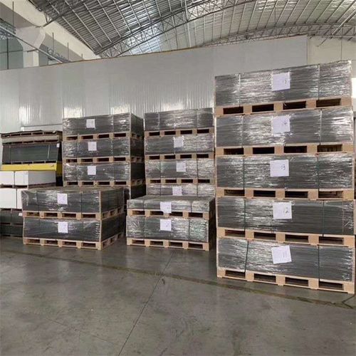 Dernière affaire concernant La commande de feuilles acryliques transparentes pour l'exportation vers l'Italie