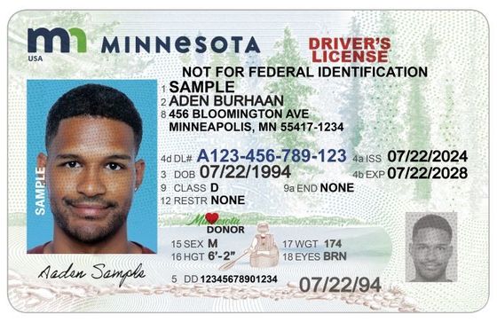 Lasern von weißer 200 Mikron dicker matter PC-Kernfolie für Pässe und Ausweise